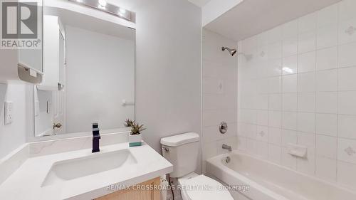 9 - 2 Cox Boulevard, Markham, ON - Indoor Photo Showing Bathroom