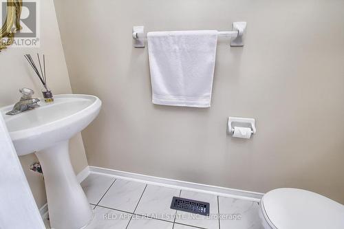 61 Amberhill Way, Aurora, ON - Indoor Photo Showing Bathroom