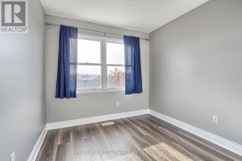 61 Amberhill Way, Aurora, ON - Indoor Photo Showing Other Room