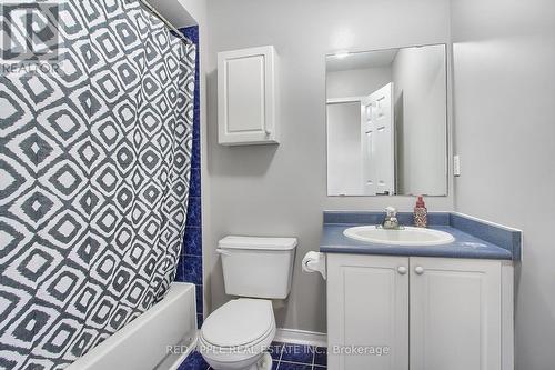 61 Amberhill Way, Aurora, ON - Indoor Photo Showing Bathroom