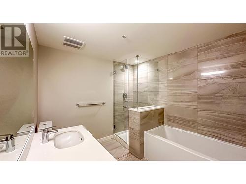 702 2888 Cambie Street, Vancouver, BC - Indoor Photo Showing Bathroom