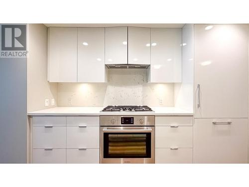 702 2888 Cambie Street, Vancouver, BC - Indoor Photo Showing Kitchen With Upgraded Kitchen