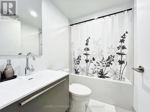 105 - 7 Watkinson Avenue, Toronto, ON - Indoor Photo Showing Bathroom