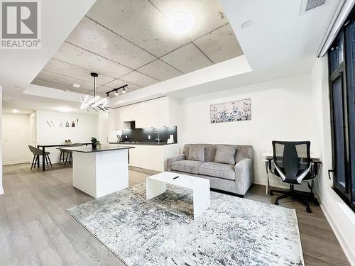 105 - 7 Watkinson Avenue, Toronto, ON - Indoor Photo Showing Living Room