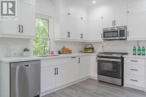 11 Marren Street, St. Catharines, ON - Indoor Photo Showing Kitchen With Stainless Steel Kitchen With Upgraded Kitchen