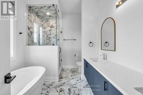 119 Sladden Court, Blue Mountains, ON - Indoor Photo Showing Bathroom