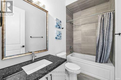 119 Sladden Court, Blue Mountains, ON - Indoor Photo Showing Bathroom