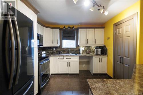 47 Principale Street, Sainte-Anne-De-Madawaska, NB - Indoor Photo Showing Kitchen