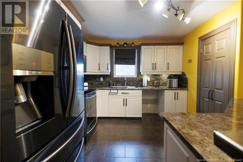 47 Principale Street, Sainte-Anne-De-Madawaska, NB - Indoor Photo Showing Kitchen