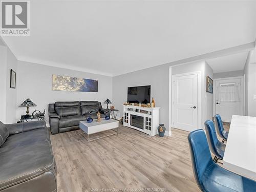 1127 Glidden, Windsor, ON - Indoor Photo Showing Living Room