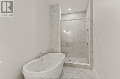 3255 Tullio Drive, Lasalle, ON - Indoor Photo Showing Bathroom