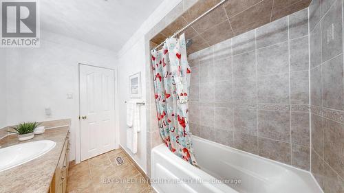 32 Markhaven Road, Markham, ON - Indoor Photo Showing Bathroom