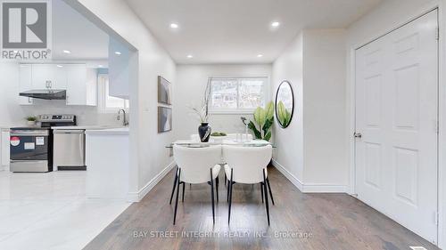 32 Markhaven Road, Markham, ON - Indoor Photo Showing Kitchen