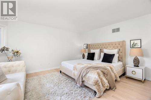 106 Hidden Trail Avenue, Richmond Hill, ON - Indoor Photo Showing Bedroom