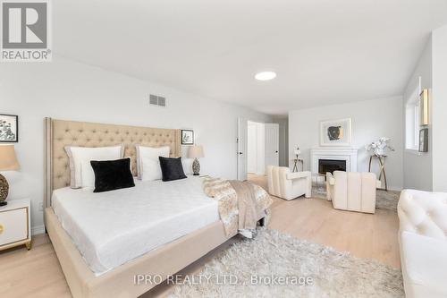 106 Hidden Trail Avenue, Richmond Hill, ON - Indoor Photo Showing Bedroom