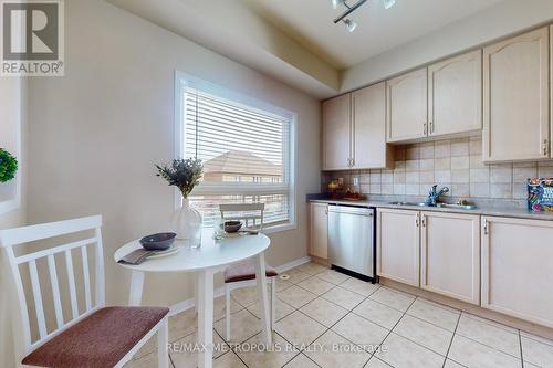 6579 Jazzy Mews, Mississauga, ON - Indoor Photo Showing Kitchen With Double Sink