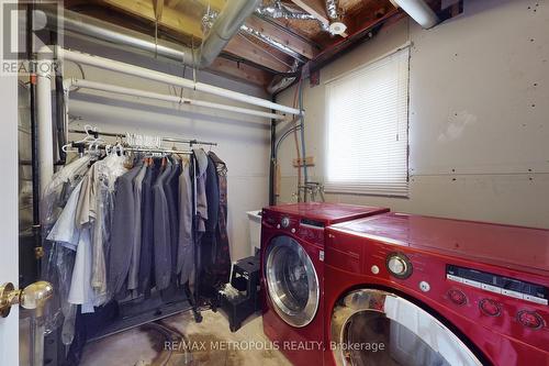 6579 Jazzy Mews, Mississauga, ON - Indoor Photo Showing Laundry Room