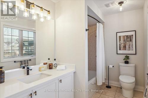 4880 Verdi Street, Burlington, ON - Indoor Photo Showing Bathroom