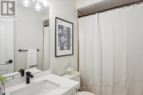 4880 Verdi Street, Burlington, ON - Indoor Photo Showing Bathroom