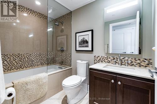 327 - 3500 Lakeshore Road W, Oakville, ON - Indoor Photo Showing Bathroom