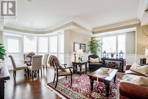 327 - 3500 Lakeshore Road W, Oakville, ON - Indoor Photo Showing Living Room