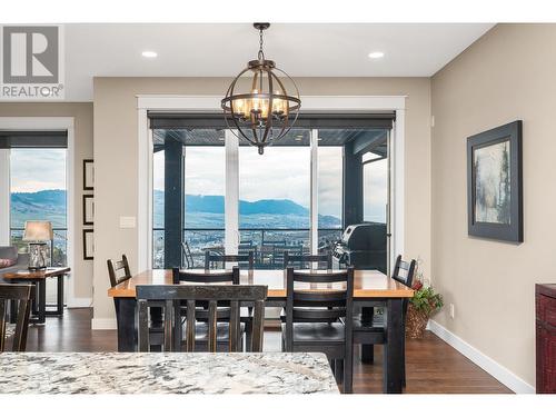 3916 Desert Drive, Vernon, BC - Indoor Photo Showing Dining Room