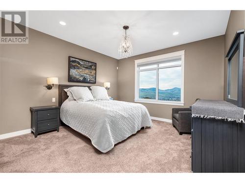 3916 Desert Drive, Vernon, BC - Indoor Photo Showing Bedroom