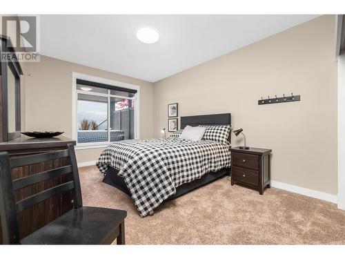 3916 Desert Drive, Vernon, BC - Indoor Photo Showing Bedroom