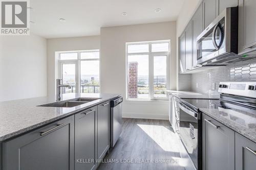 52 Windward Drive, Grimsby, ON - Indoor Photo Showing Kitchen With Stainless Steel Kitchen With Double Sink With Upgraded Kitchen