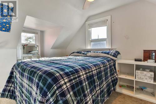 9 Alma Street, Brantford, ON - Indoor Photo Showing Bedroom