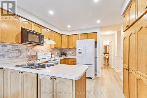 920 Royal Orchard Drive, Oshawa (Pinecrest), ON - Indoor Photo Showing Kitchen With Double Sink