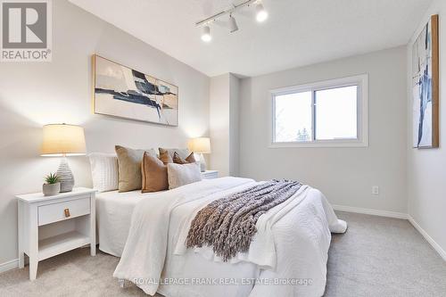 920 Royal Orchard Drive, Oshawa (Pinecrest), ON - Indoor Photo Showing Bedroom