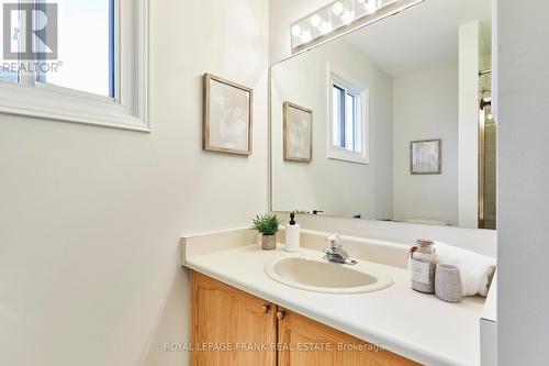 920 Royal Orchard Drive, Oshawa (Pinecrest), ON - Indoor Photo Showing Bathroom