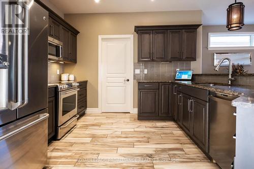 36 Vertis Court, Belleville, ON - Indoor Photo Showing Kitchen With Upgraded Kitchen