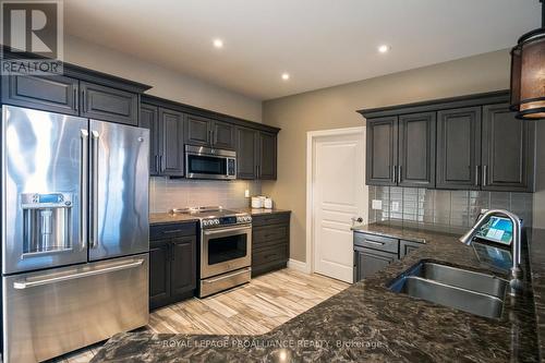 36 Vertis Court, Belleville, ON - Indoor Photo Showing Kitchen With Double Sink With Upgraded Kitchen