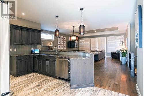 36 Vertis Court, Belleville, ON - Indoor Photo Showing Kitchen With Upgraded Kitchen