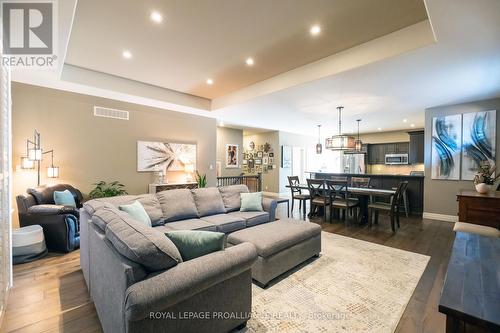 36 Vertis Court, Belleville, ON - Indoor Photo Showing Living Room