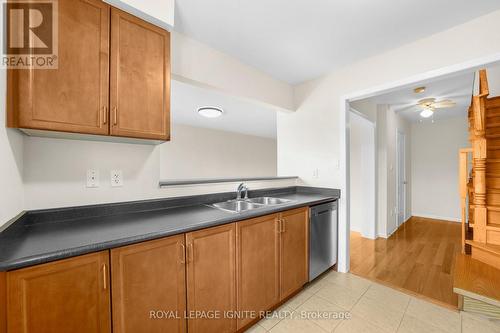 267 Prosser Circle, Milton, ON - Indoor Photo Showing Kitchen With Double Sink