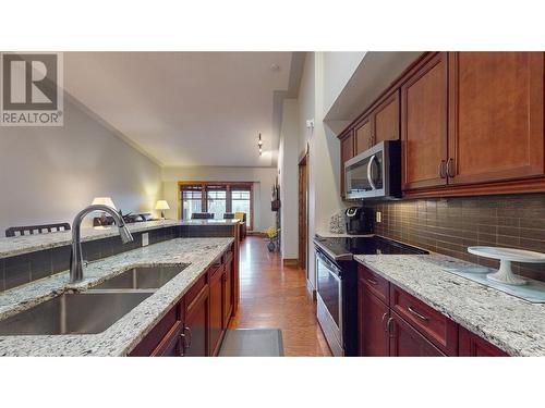 880 Dogwood Drive Unit# 405, Kimberley, BC - Indoor Photo Showing Kitchen With Double Sink