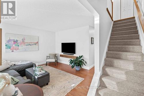 4 - 241 Limeridge Road W, Hamilton, ON - Indoor Photo Showing Living Room