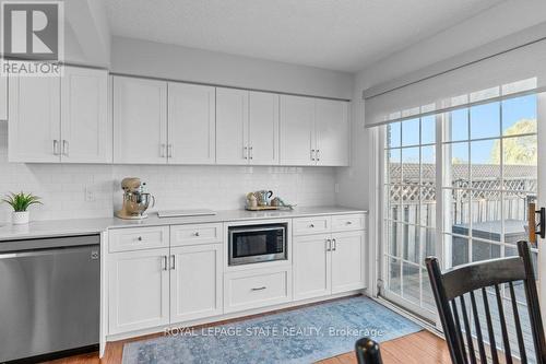 4 - 241 Limeridge Road W, Hamilton, ON - Indoor Photo Showing Kitchen