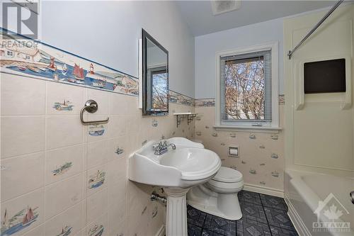 66 Southern Drive, Ottawa, ON - Indoor Photo Showing Bathroom