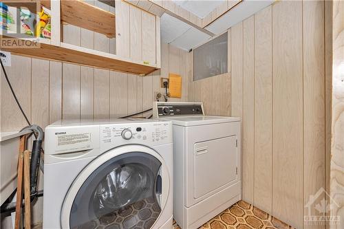 66 Southern Drive, Ottawa, ON - Indoor Photo Showing Laundry Room