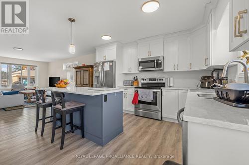 A - 155 Sienna Avenue, Belleville, ON - Indoor Photo Showing Kitchen With Upgraded Kitchen