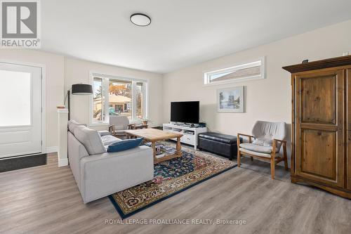 A - 155 Sienna Avenue, Belleville, ON - Indoor Photo Showing Living Room