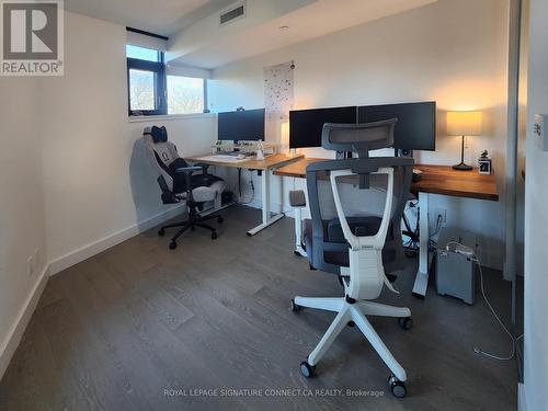 214 - 160 Kingsway Crescent, Toronto, ON - Indoor Photo Showing Gym Room