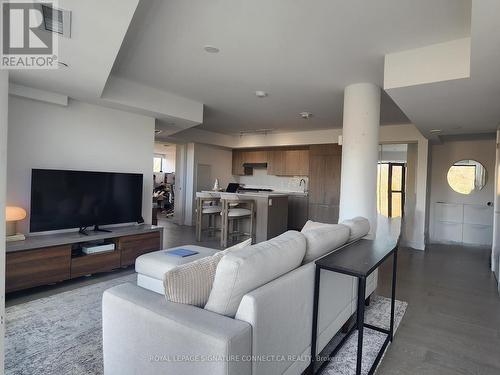 214 - 160 Kingsway Crescent, Toronto, ON - Indoor Photo Showing Living Room