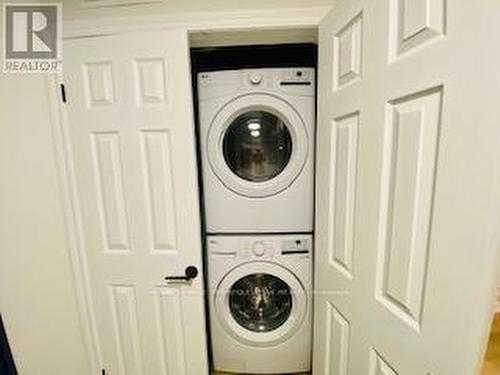 109 - 2040 Cleaver Avenue, Burlington, ON - Indoor Photo Showing Laundry Room