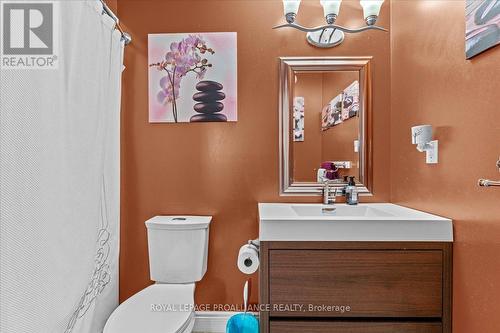 14 Marchmont Place, Belleville, ON - Indoor Photo Showing Bathroom