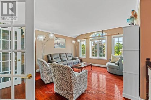 14 Marchmont Place, Belleville, ON - Indoor Photo Showing Living Room